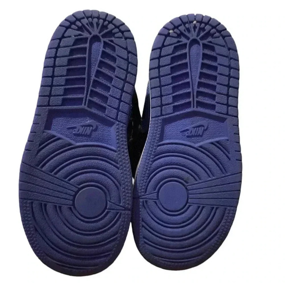 Air Jordan - Picture 3 of 3